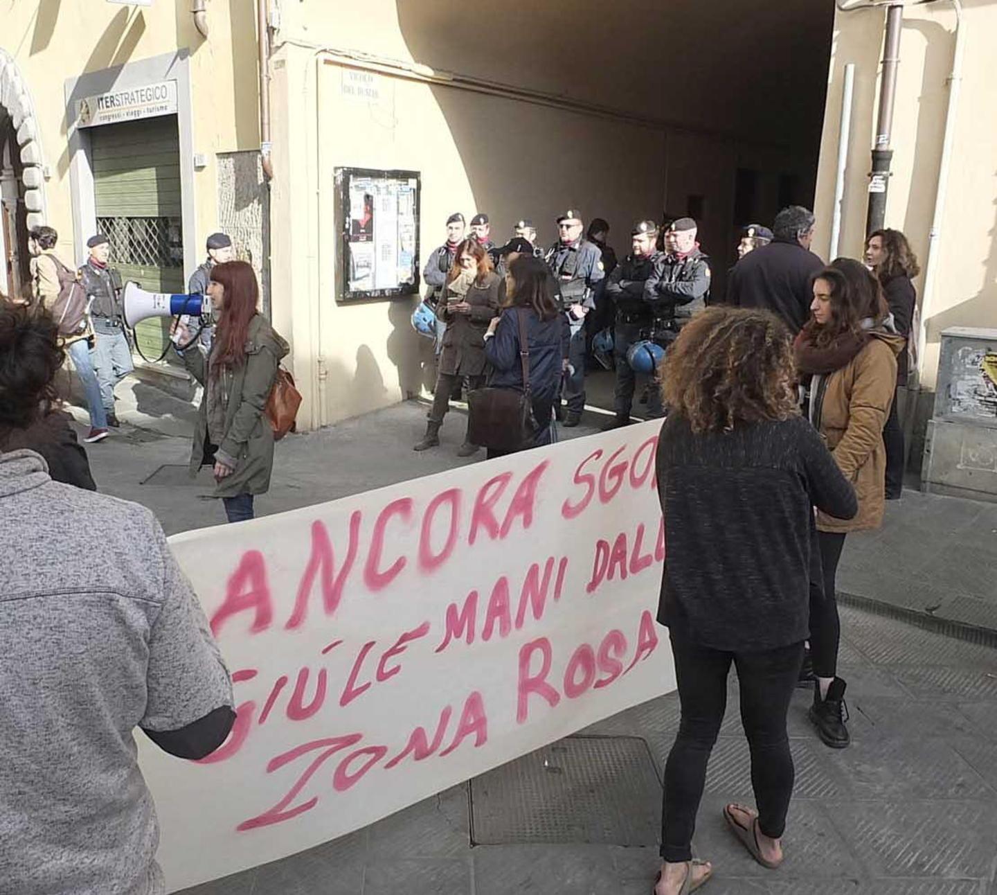 Sgombero all’ex Limonaia contestato senza tafferugli 