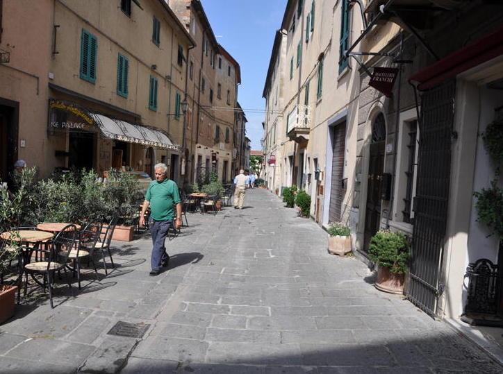 Fioriscono i balconi premiato il decoro 