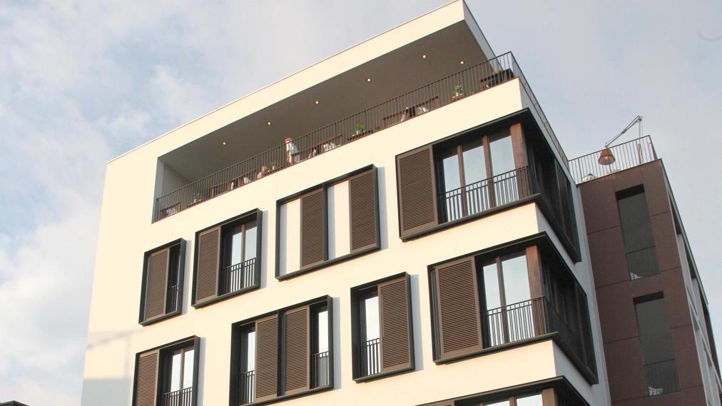 Lite tra gli hotel dei vip il caso finisce in tribunale
