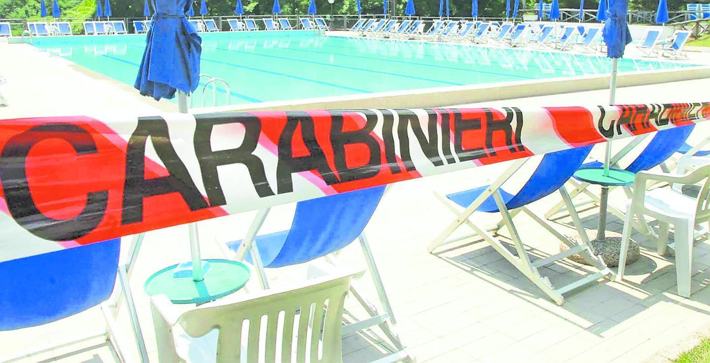 «Abusi su una bambina di 8 anni», arrestato bagnino   