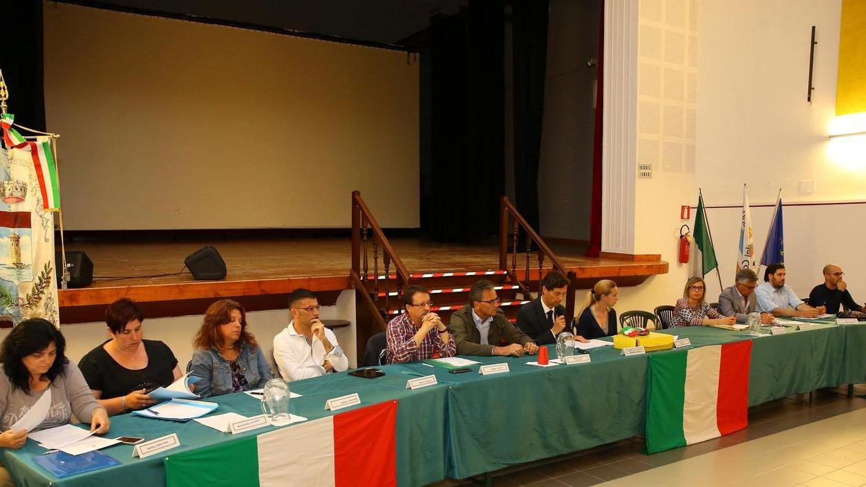 Migranti, consiglio acceso e la Lega va all’attacco