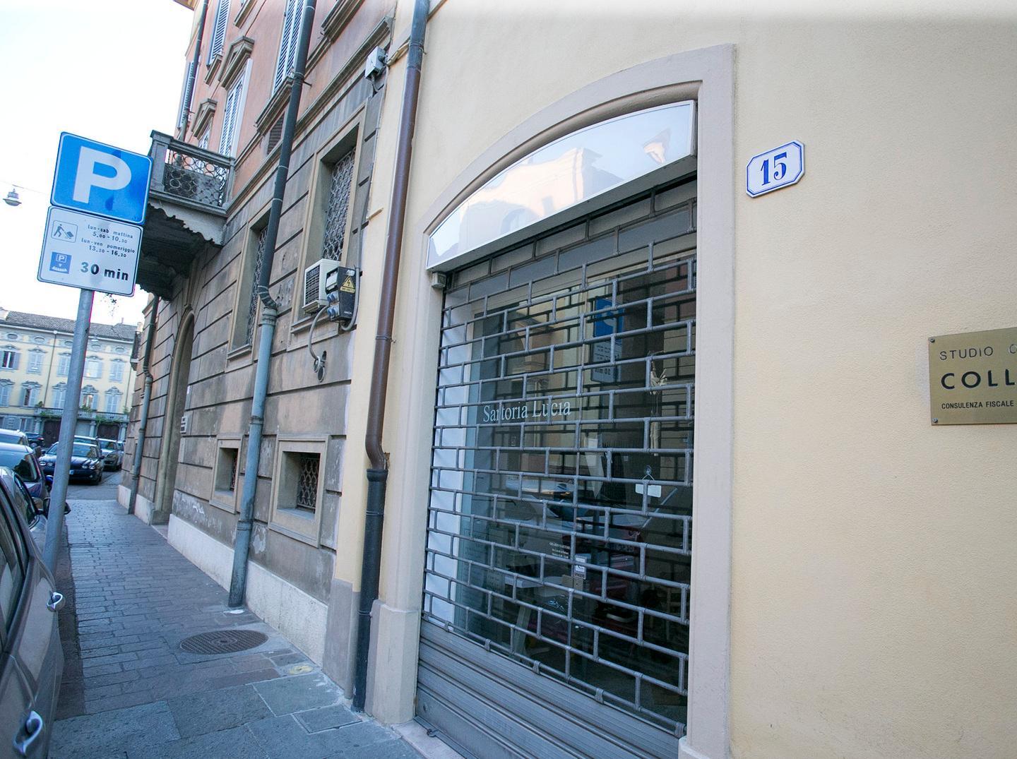 Modena. Colpisce con una forbiciata l’ex moglie  
