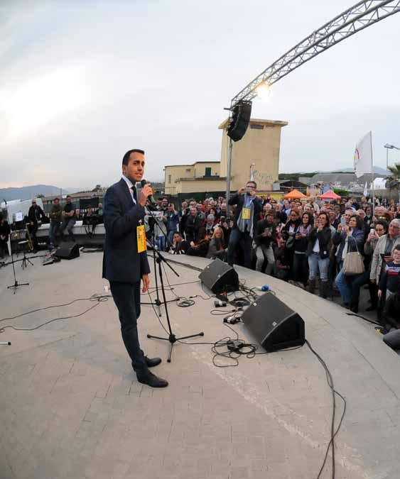 Di Maio visita Fantiscritti «Concessioni da 15 anni» 