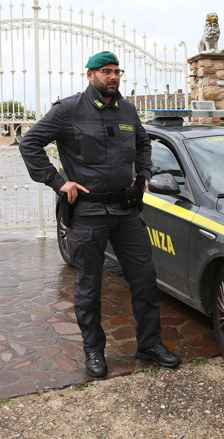 Sequestrano villa e cavalli ai rom evasori 