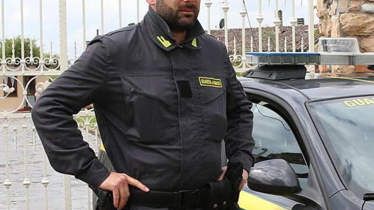 Sequestrano villa e cavalli ai rom evasori