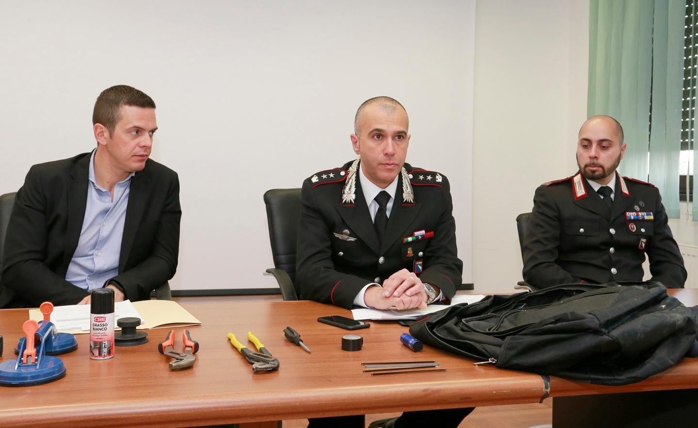 Ladri maldestri in banca, subito arrestati 
