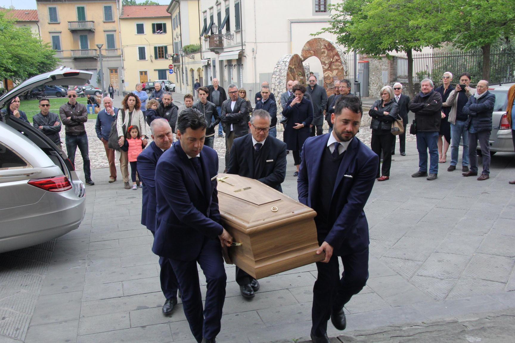 I funerali di Enzo Cavicchi (foto Batavia)