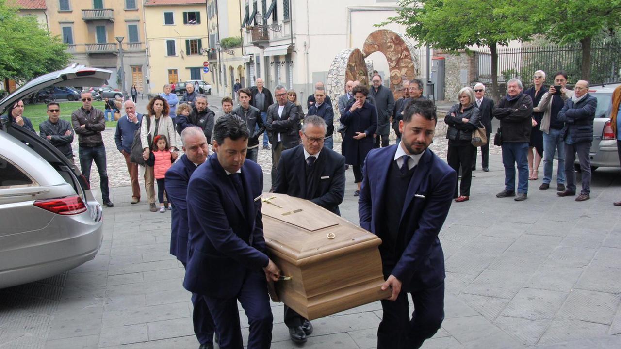 I funerali di Enzo Cavicchi (foto Batavia)