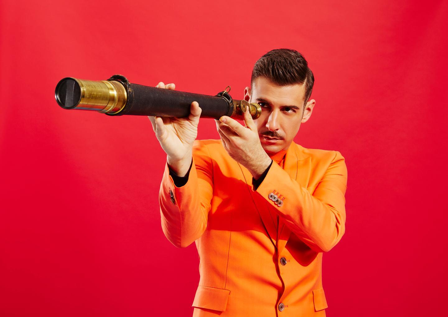 Gabbani sbarca a Kiev accoglienza da star e tordelli gialloazzurri 