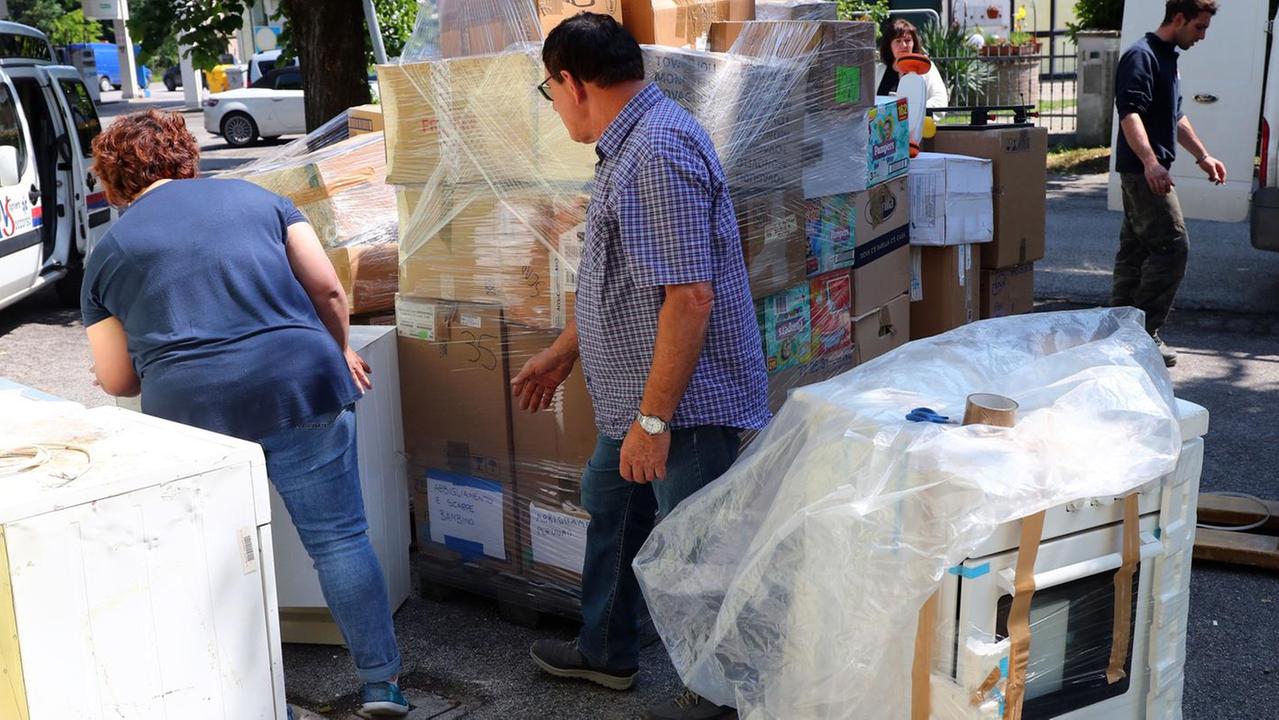 Camion di aiuti per le popolazioni terremotate