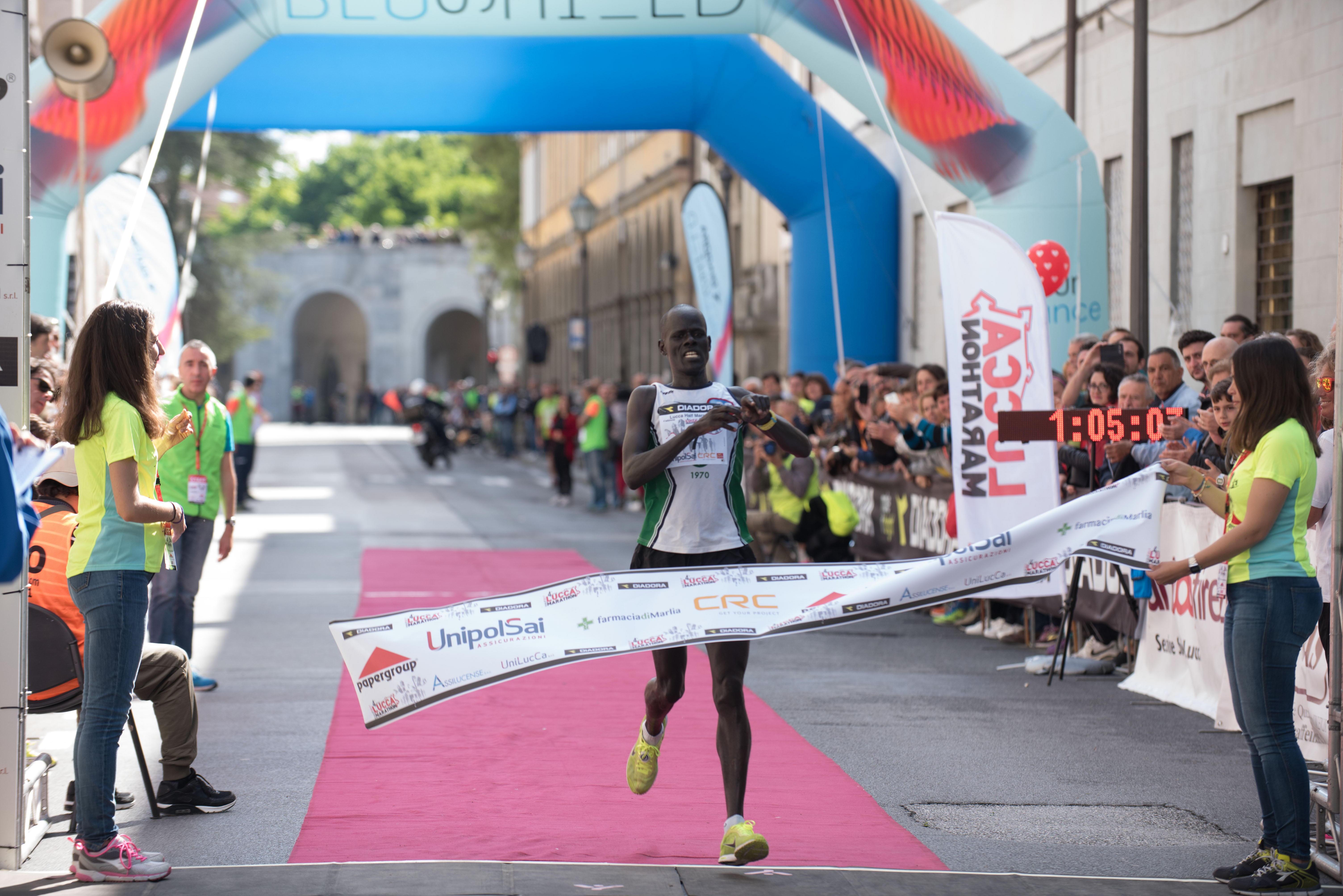 Il vincitore della Mezza Maratona di Lucca 2017