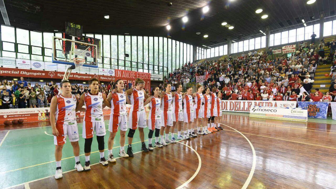 La squadra in campo prima della finale
