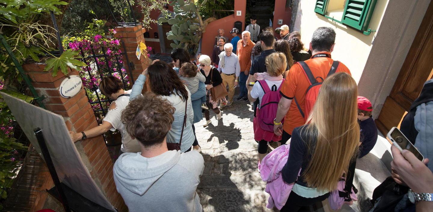 Magia dentro le mura: si riaprono i giardini di Buggiano Castello 