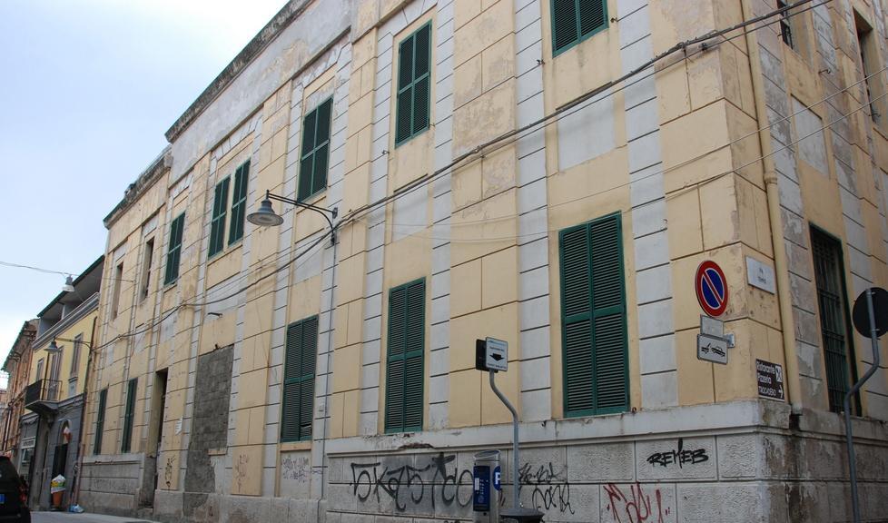 Il Comune restituisce la caserma allo Stato e gli regala l’ex Aspo 
