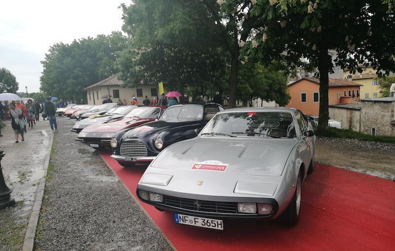 Successo per la sfilata delle Ferrari