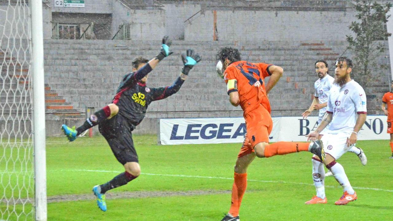 L’ex Colombo dice addio al calcio