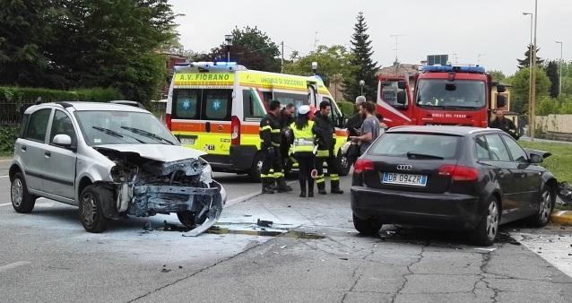 Incidente all’incrocio Due feriti a Baggiovara