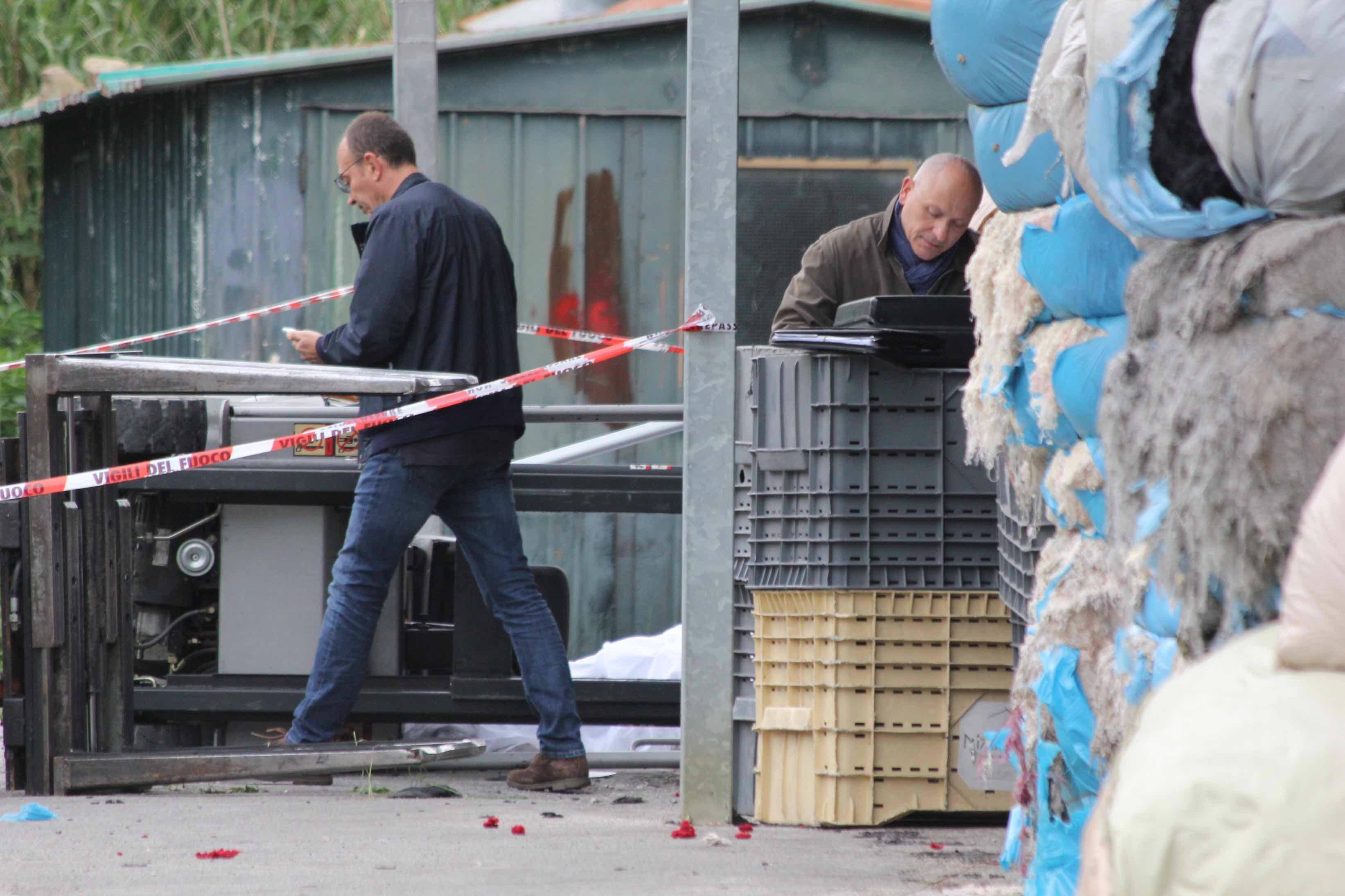 Gli accertamenti dopo l'infortunio mortale (foto Batavia)