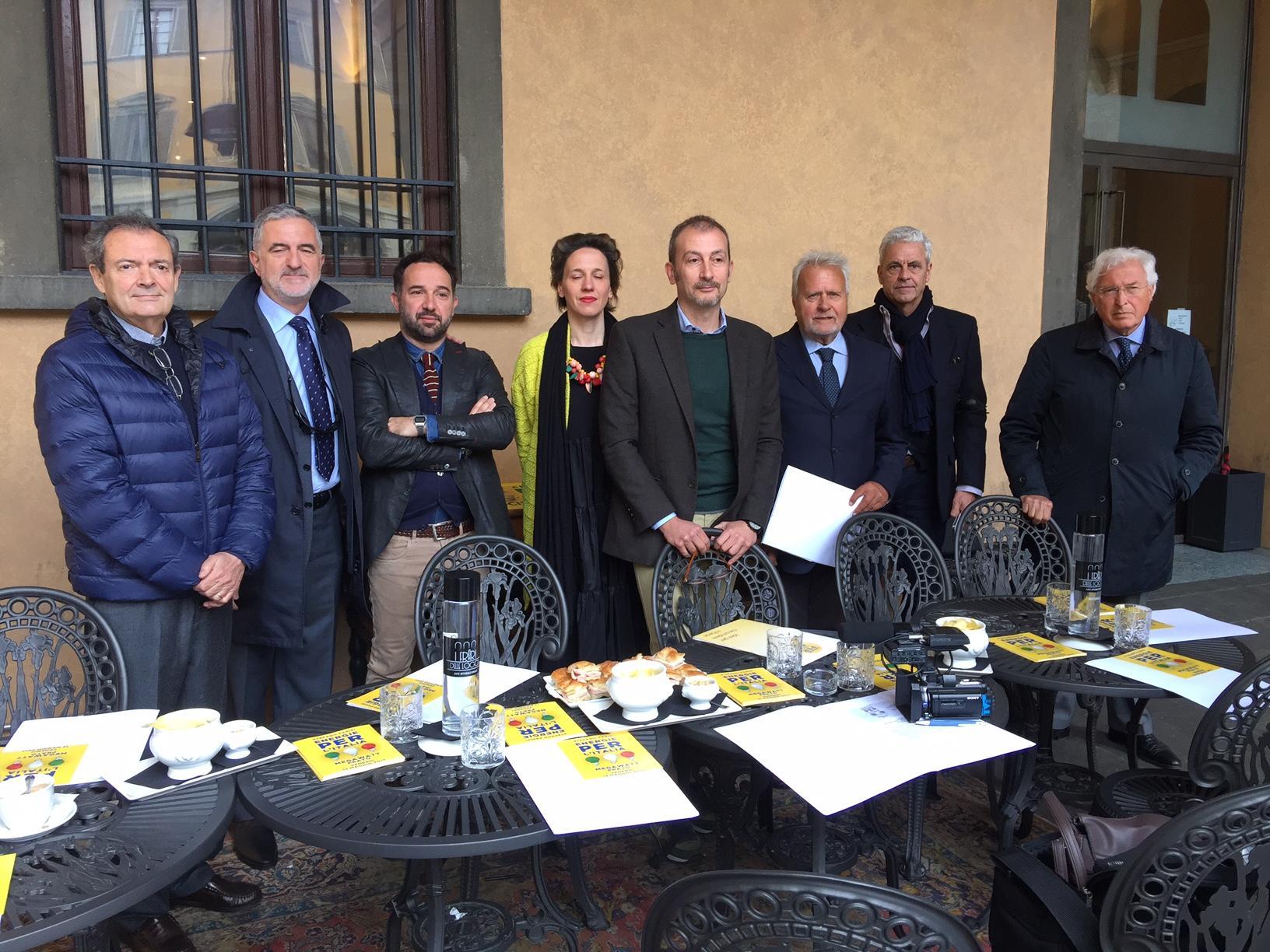 Sa sinistra, Rossi Bianchi, Bambagioni, Chiti, Pesamosca, Boretti, Morrocchesi, Caparrotti e Albini