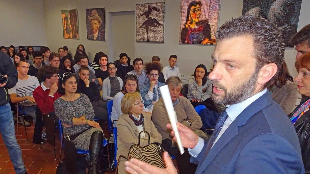 Il sottosegretario Gabriele Toccafondi durante l’assemblea al Petrocchi