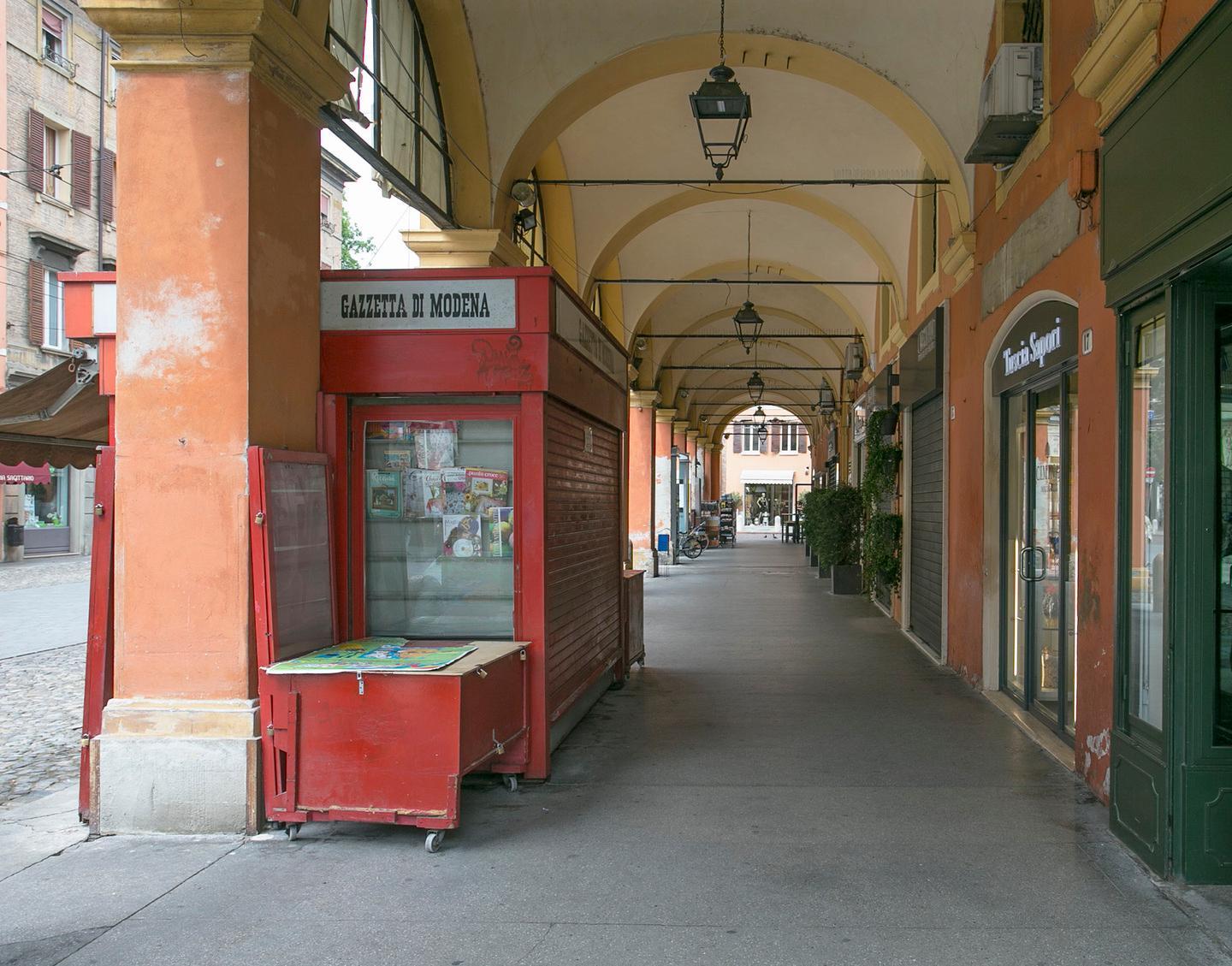 Addio all’edicola Panini di Modena: se ne va un pezzo di storia  