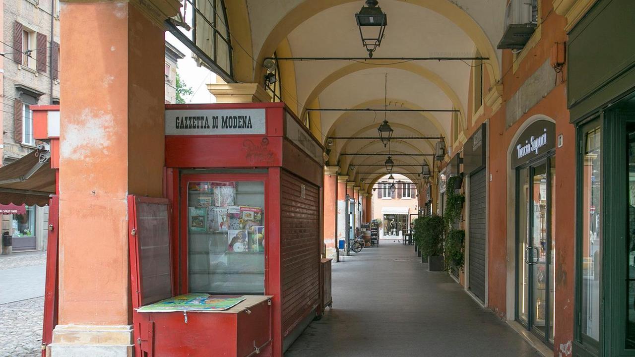 Addio all’edicola Panini di Modena: se ne va un pezzo di storia
