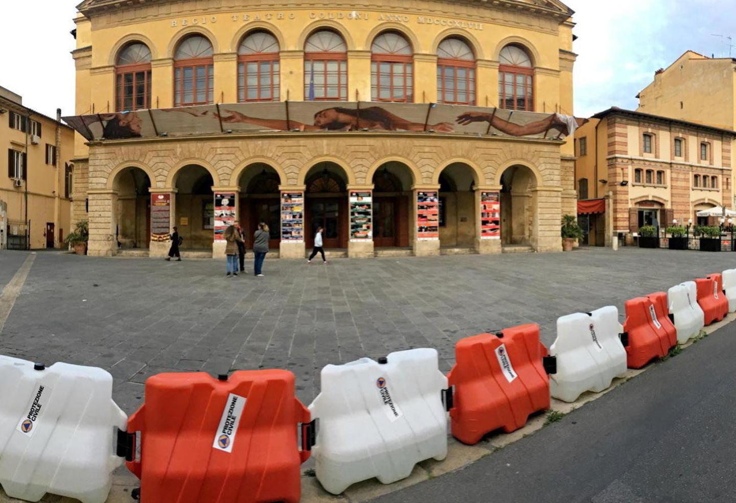 Goldoni, a fine mese i lavori in piazza   per togliere le transenne