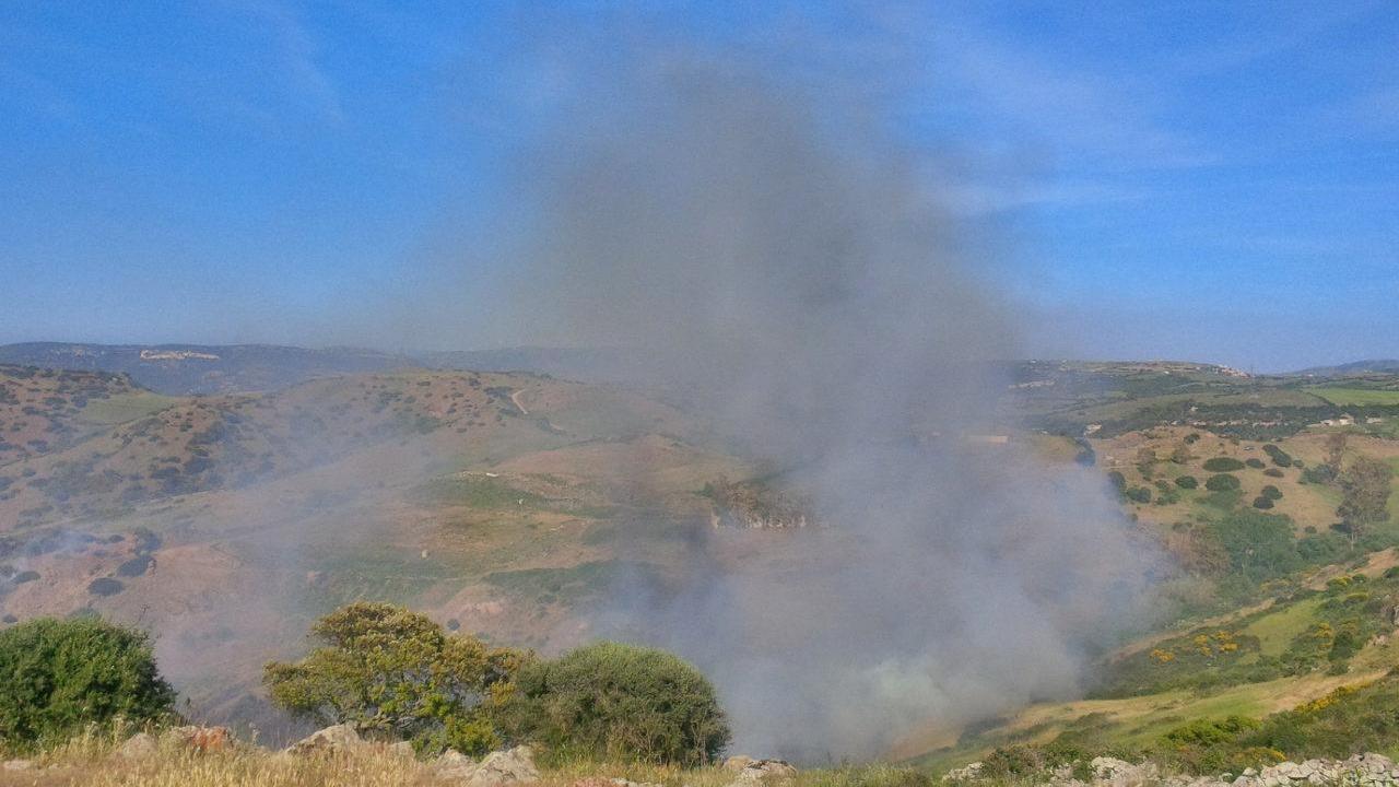 Incendio nelle campagne di Sennori