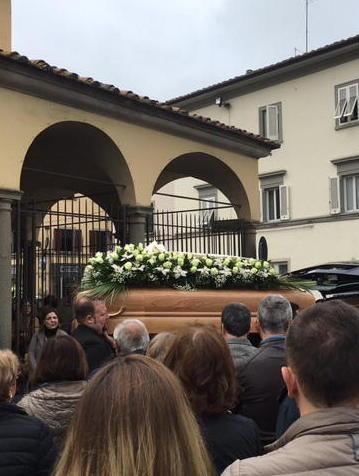 Applausi al funerale di Gloria 