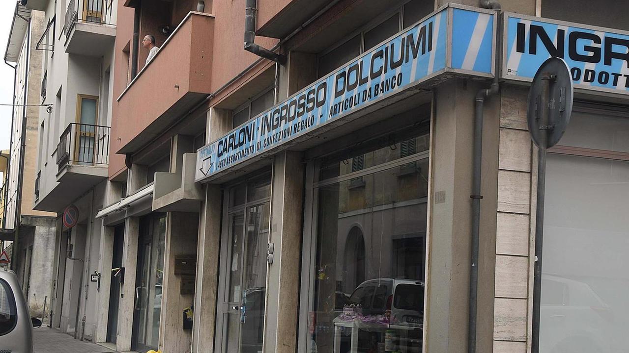 Furti nei negozi del centro Porte e finestre sfondate
