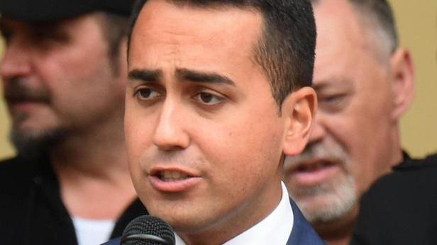 Renzi contro Di Maio: chieda scusa a Renato e rinunci all’immunità