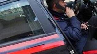 I ladri entrano in casa dalla finestra e rubano portafoglio