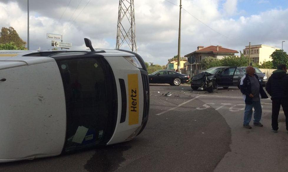 Tre in ospedale dopo lo scontro