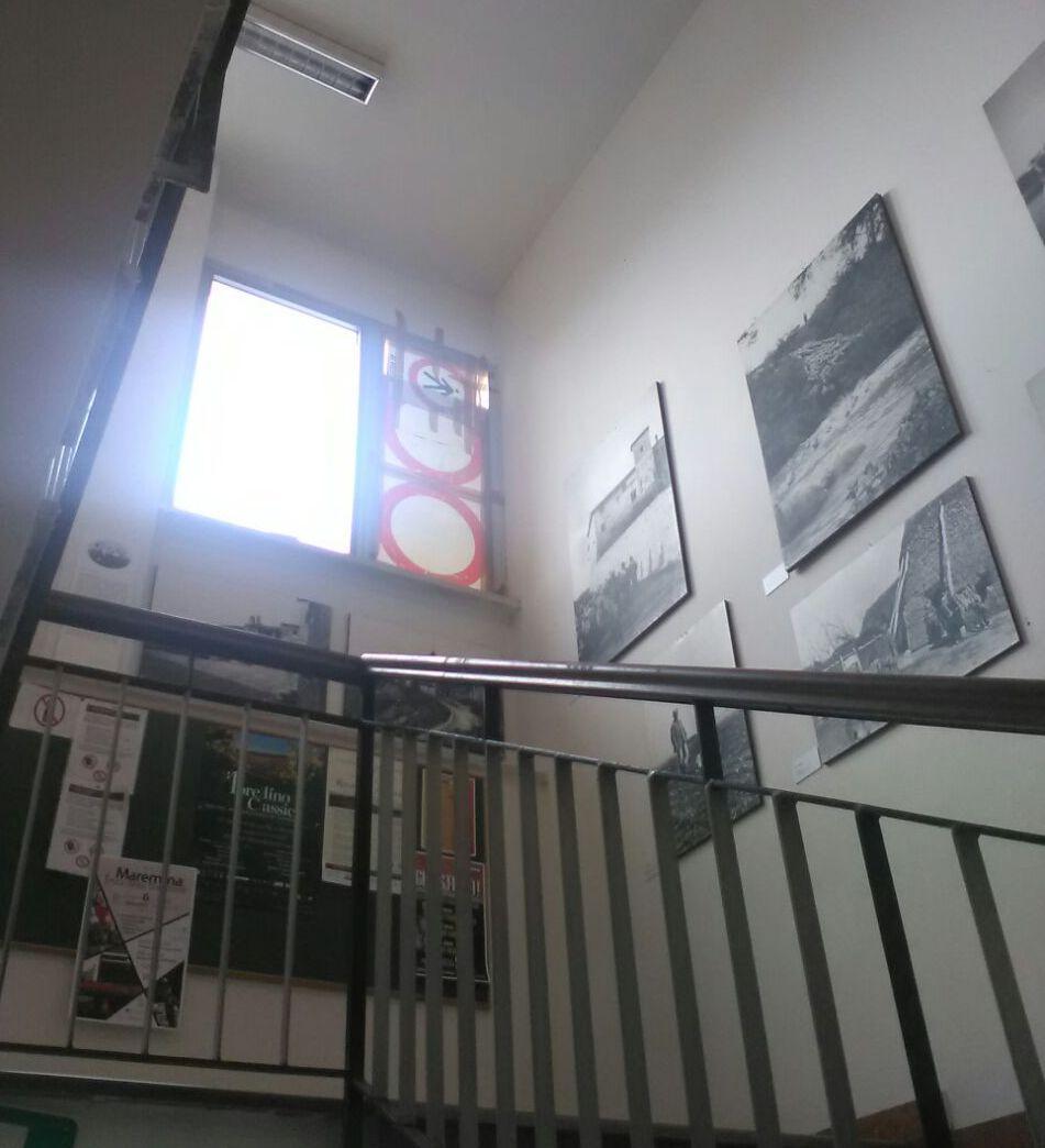 Tentano il furto in biblioteca ma l’allarme li mette in fuga