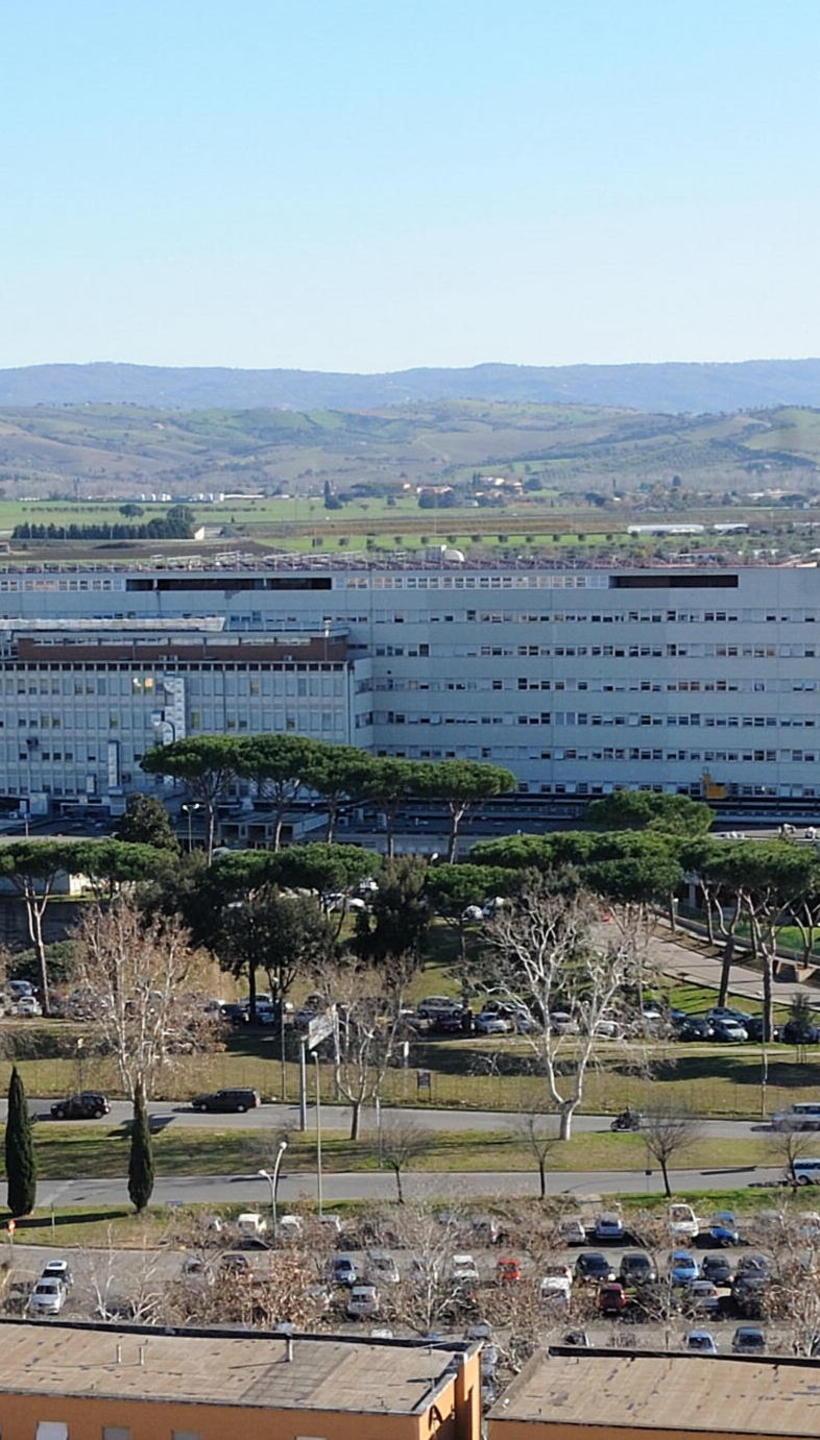 «I nostri medici pagati otto volte meno» 
