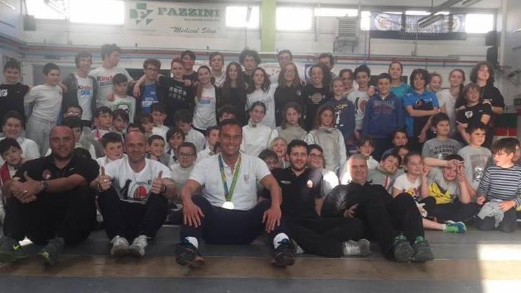 L’olimpionico Pizzo fa visita ai ragazzi del Lucca Tbb
