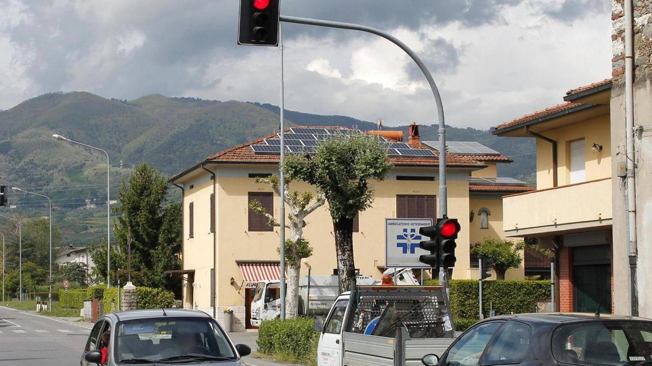 Via ai lavori per la rotonda all’incrocio maledetto
