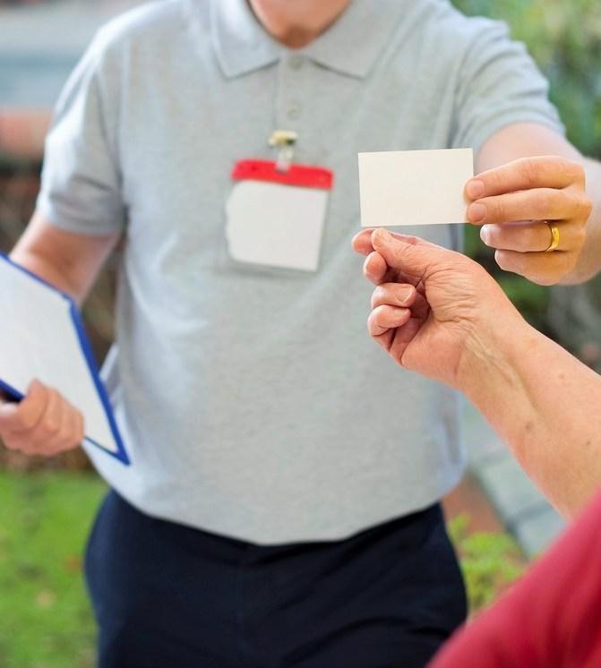 Si fingono addetti di Enel per entrare in casa: caccia ai truffatori