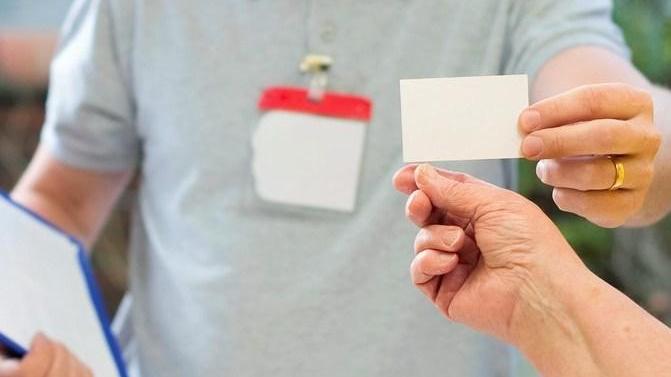 Si fingono addetti di Enel per entrare in casa: caccia ai truffatori