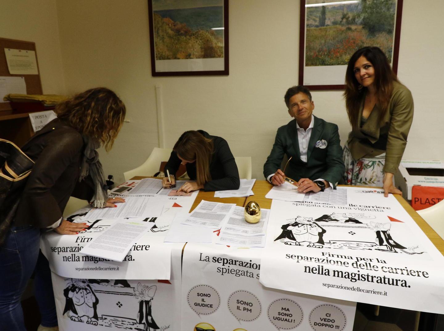 In Tribunale vietate le raccolte di firme  