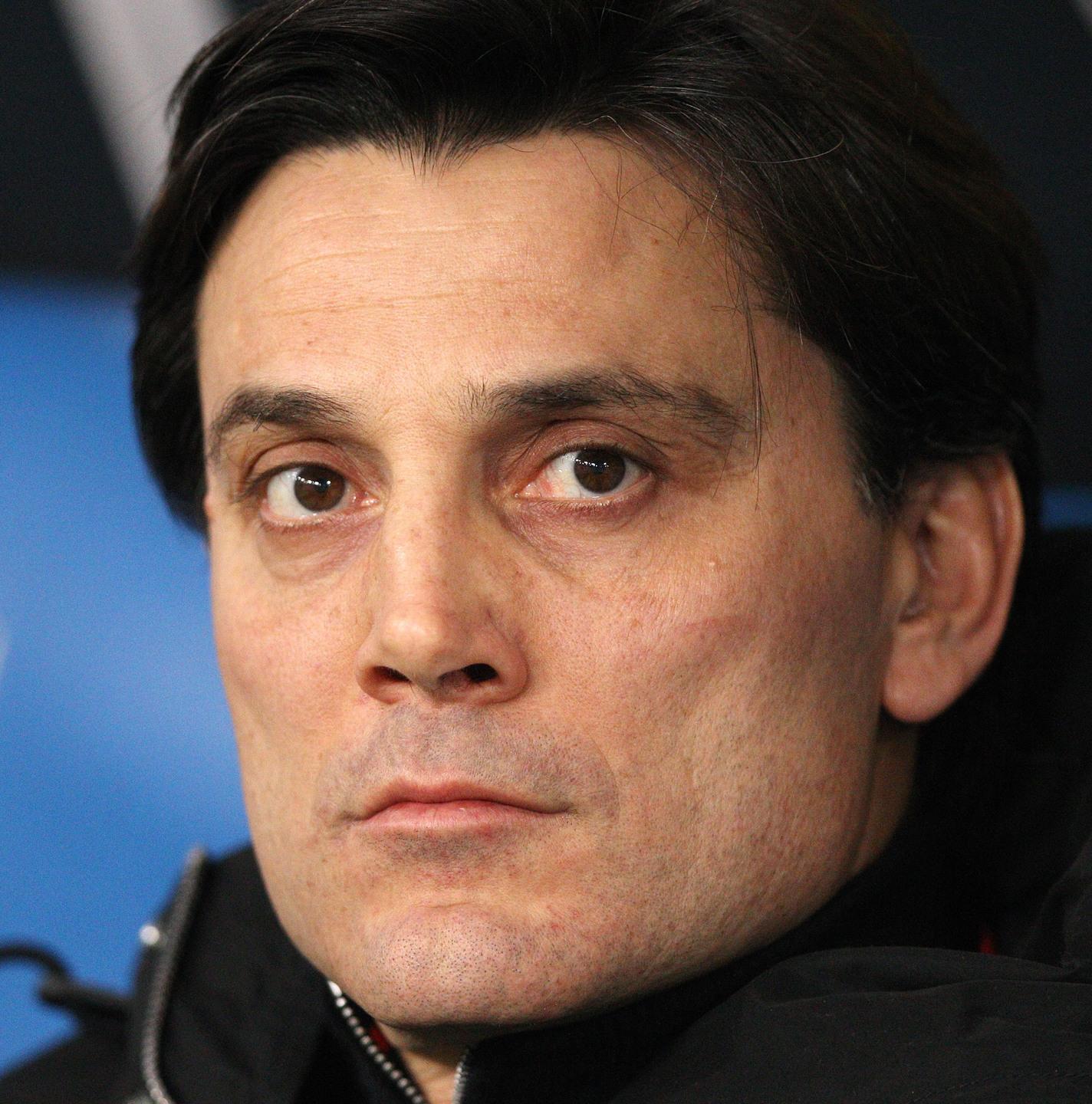 Stoccate di Berlusconi a Montella 