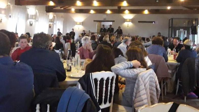 A pranzo 200 persone, raccolta di fondi per le scuole