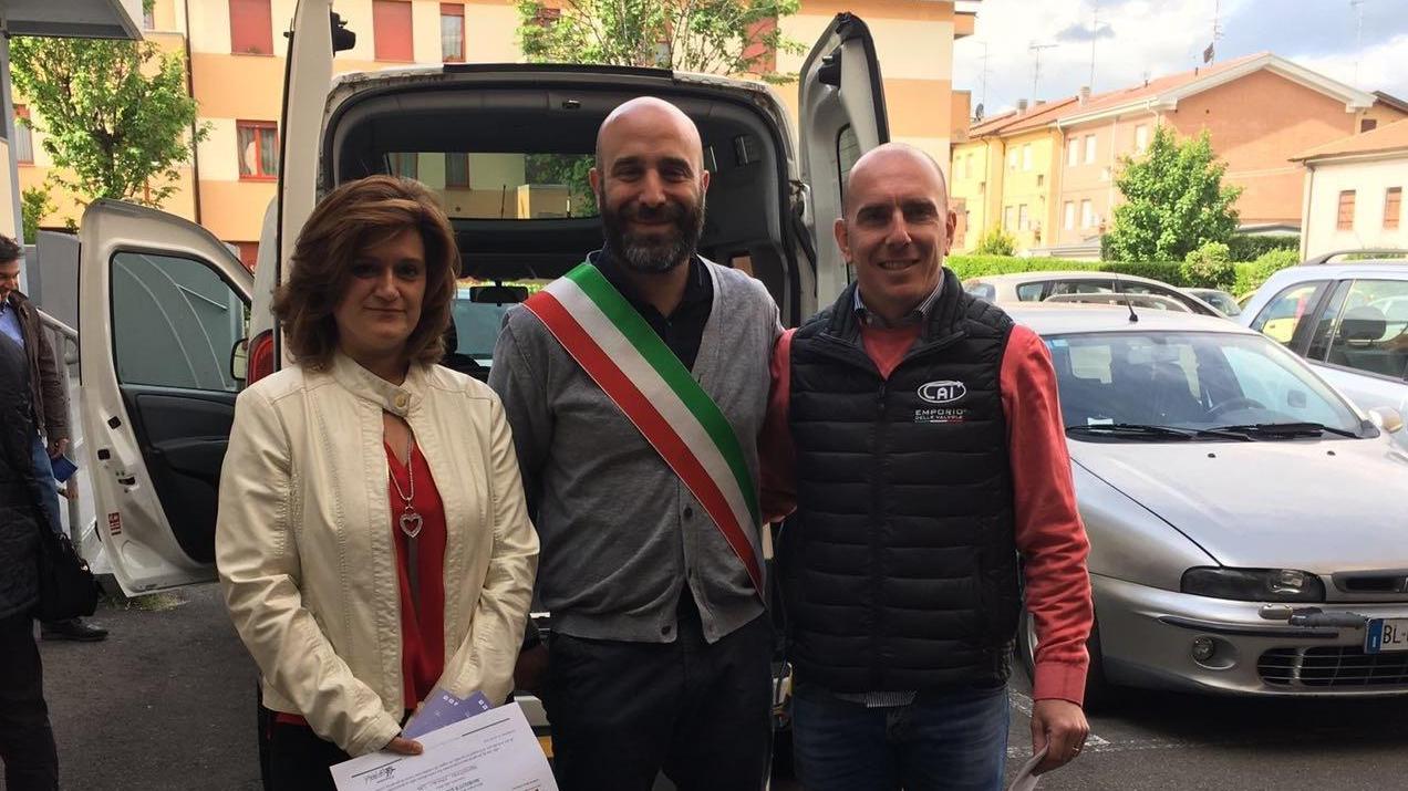 Taglio del nastro per il Doblò al servizio di anziani e disabili