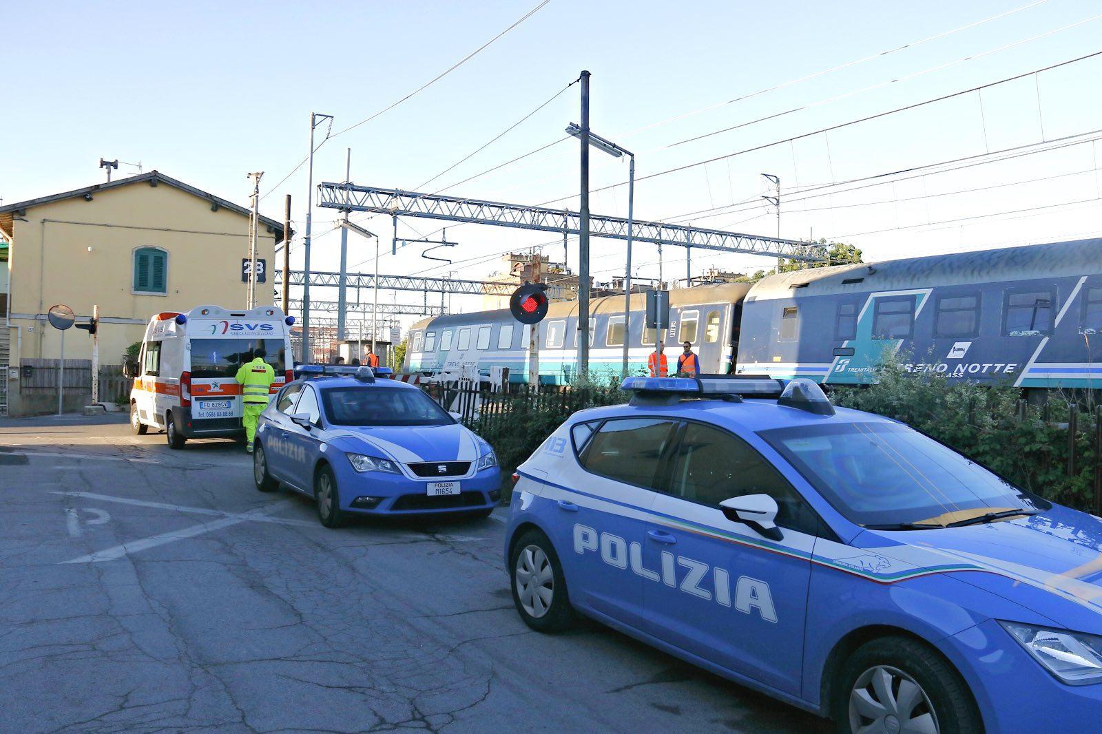 Muore a 27 anni travolto dal treno 