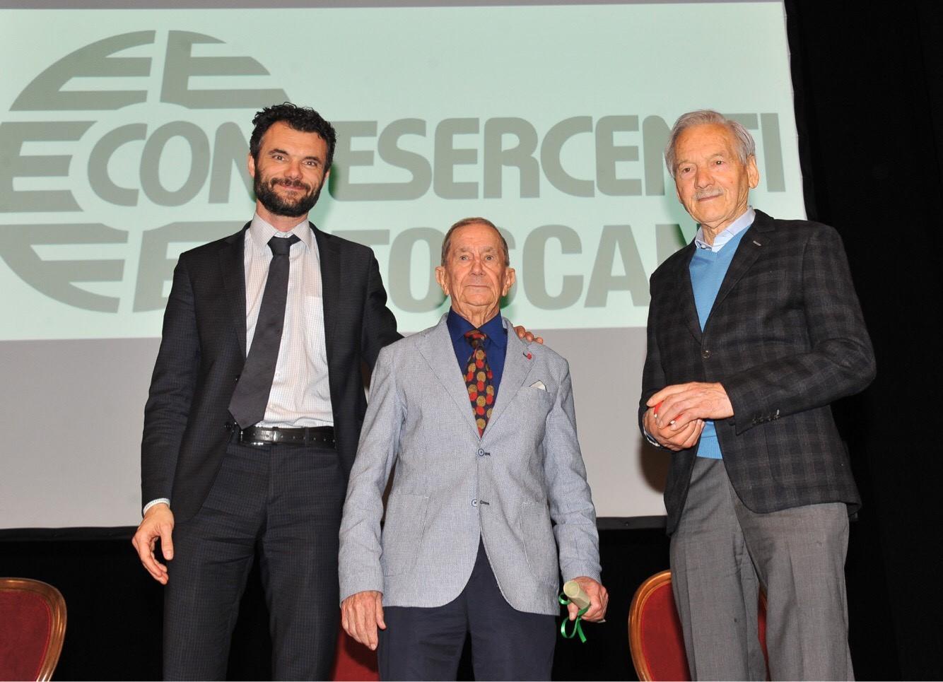 Il sindaco Matteo Biffoni insieme a Orlando Orlandini e Loris Bernocchi