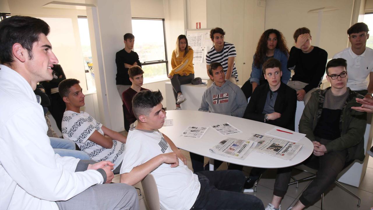 Mattina in redazione per i ragazzi del D'Arzo