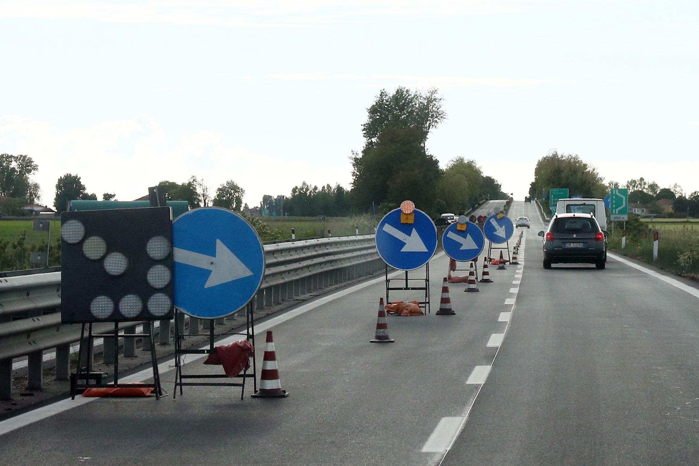Lavori sulla Ferrara-Mare e restringimenti