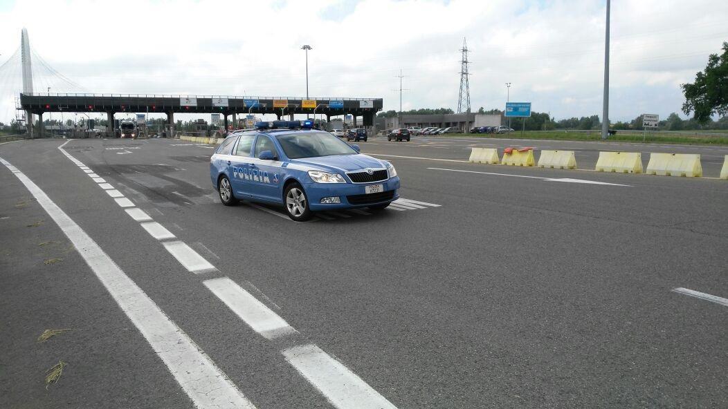 Reggio Emilia: in panne l'auto che trasporta gli organi, ci pensa la polizia stradale