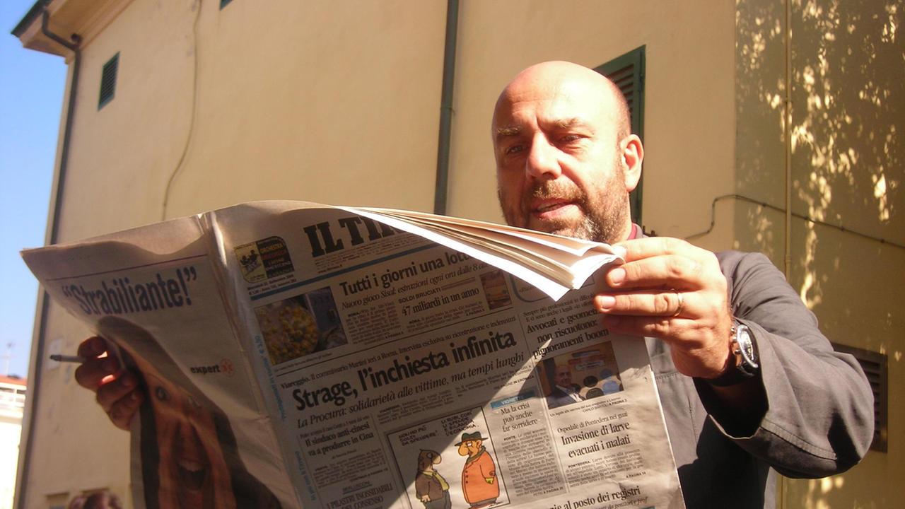 Paolo VIrzì legge "Il Tirreno"