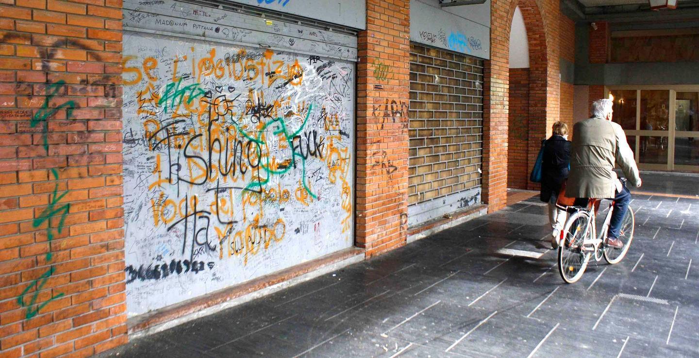 La droga nel parchetto è allarme in via Gobetti  